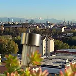 Bright And Panoramic Near Navigli, Milano